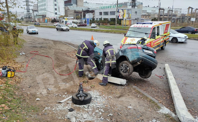 На запорожской Набережной в автокатастрофе погиб 25-летний парень