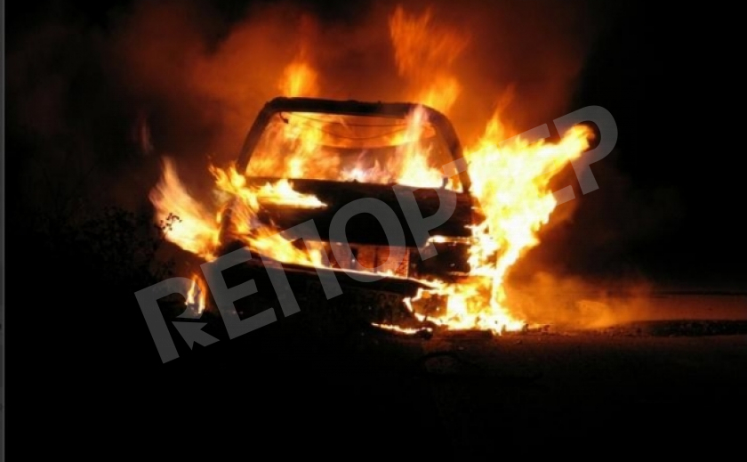 В Запорожье сгорели одновременно сгорели три авто