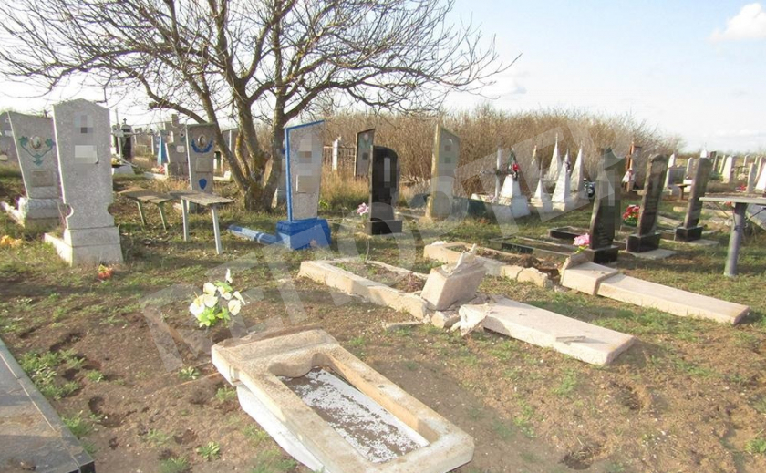 14-летний вандал разрушил кладбище под Запорожьем