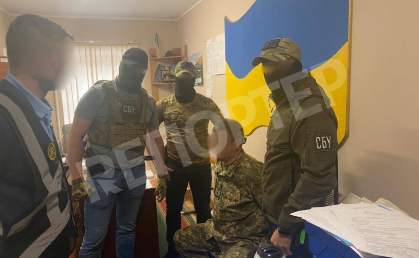 Заместитель военкома отмазывал запорожцев от службы