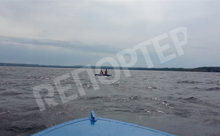 Унесло в открытое море! На Азовском море спасли 2 детей и 2 мужчин