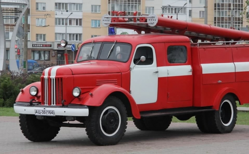 Прокуратура Запорожской области уличила голову сельсовета, купившего старую пожарную машину по цене новой