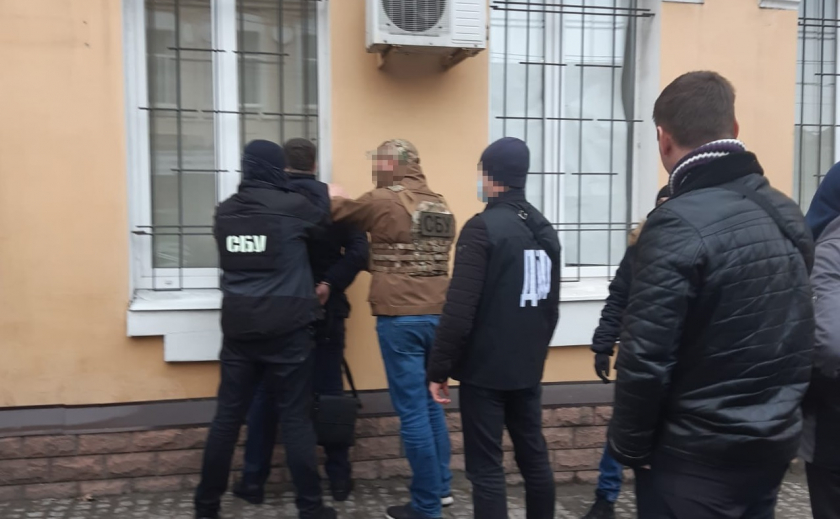 Запорожский военный прокурор пошел под суд