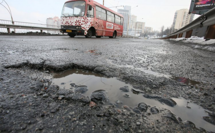 Откаты на ремонтах запорожских дорог превышают половину бюджета