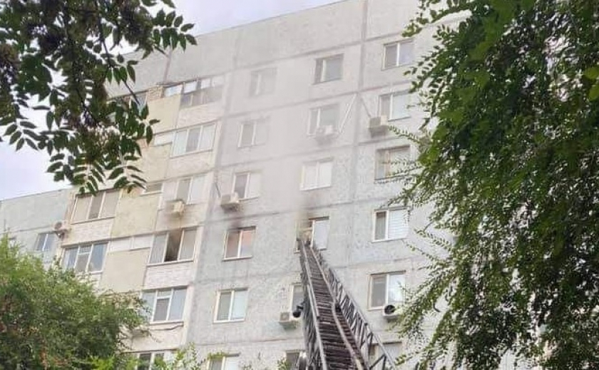 Под Запорожьем на пожаре в многоэтажке погибла пенсионерка