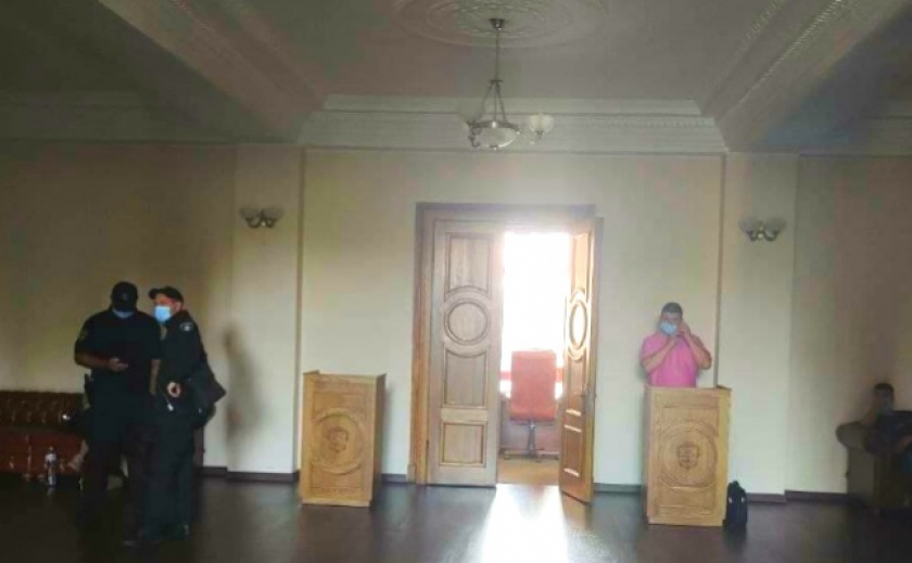 Полиция проводит обыски в здании Запорожского горсовета