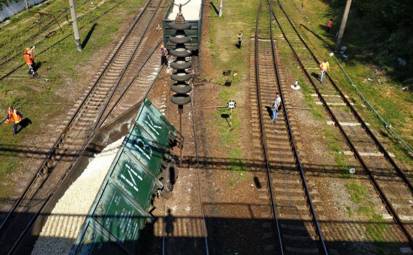 Нардепы выяснят причины схода поезда с рельсов под Запорожьем