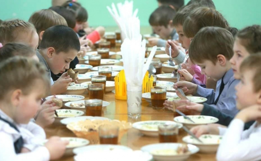 Госпотребслужба обнаружила, что в школе Мелитопольского района детей кормили фальсификатом из растительного жира