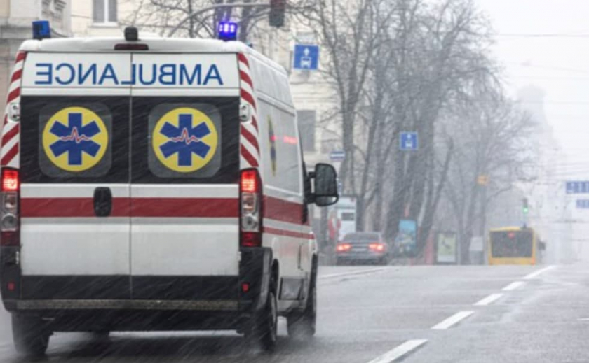 В Запорожье 75-летняя женщина выпала с балкона