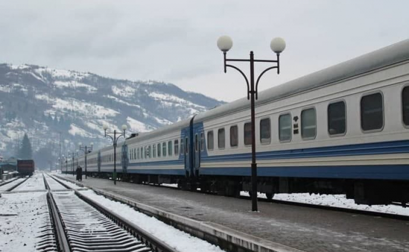 «Укрзалізниця» запускает поезд в Карпаты через Запорожье, Днепр и Каменское