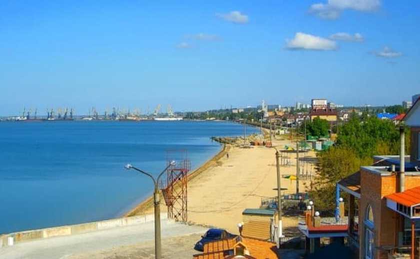 Прокуратура сообщила о подозрении предпринимателю, построившему бар на пляже на Азовском море