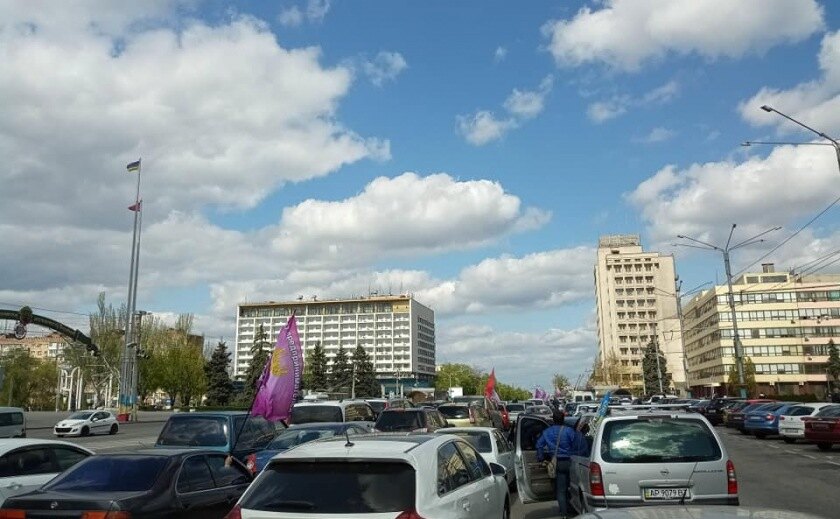 Украина бунтует: митинги против карантина закончились столкновением с полицией