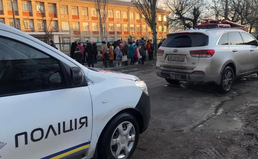 Угрожал взорвать школы: в Запорожской области «террорист» требовал выкуп в 100 тыс. грн
