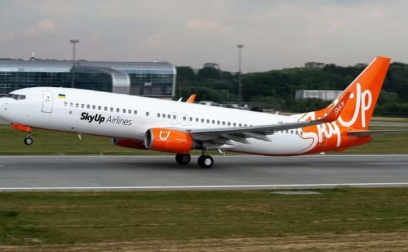 Авиакомпания «SkyUp» отказалась летать из Запорожья в Баку и Стамбул
