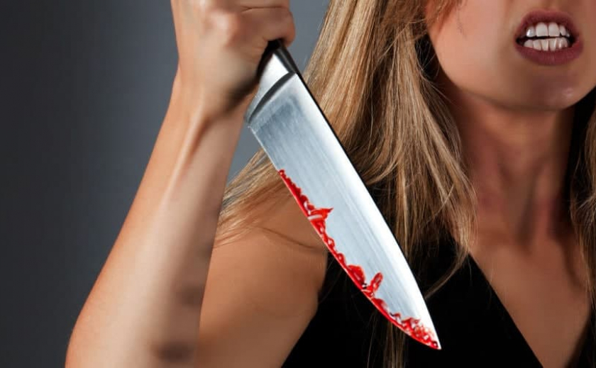 В Запорожье ревнивая женщина «поставила точку» в отношениях с помощью ножа