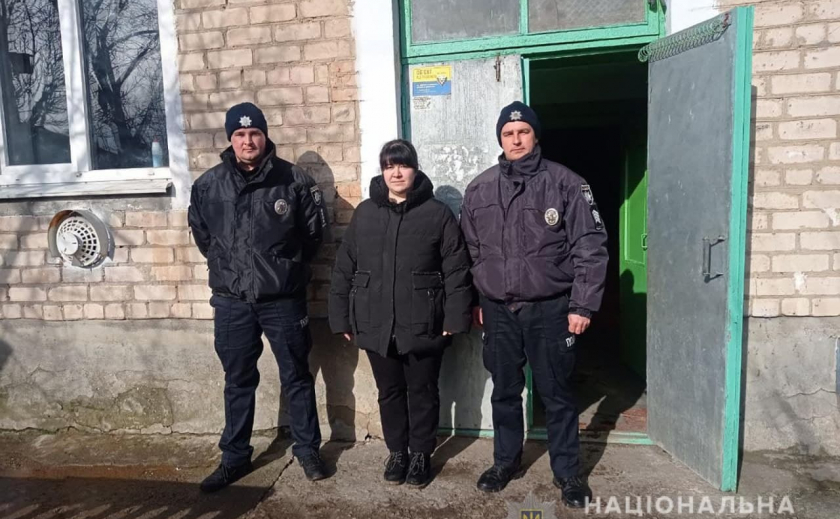 В курортном городке Запорожской области полицейские спасли годовалого ребенка