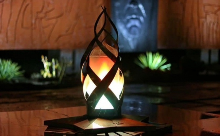 В Бердянске установили Led-подсветку вместо горящего «Вечного огня»
