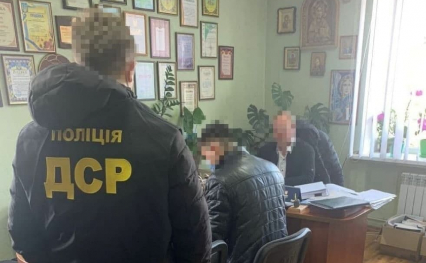 В Запорожской области сельский голова попался на коррупции