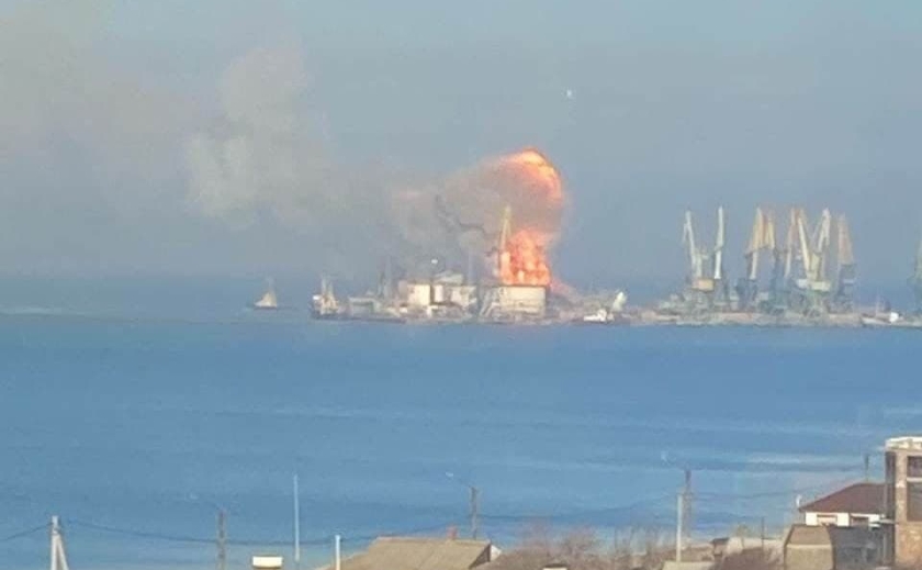 ВСУ уничтожили в Бердянске российский большой десантный корабль «Орск»