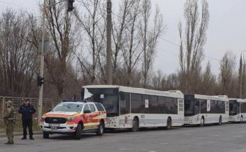 45 автобусов в Мариуполь: Сегодня открыли гуманитарный коридор Мариуполь-Бердянск-Запорожье