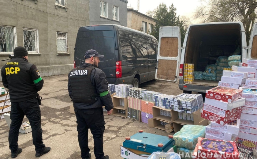 В Запорожье полицейские ликвидировали схему по перевозке табачных изделий под видом гуманитарного груза