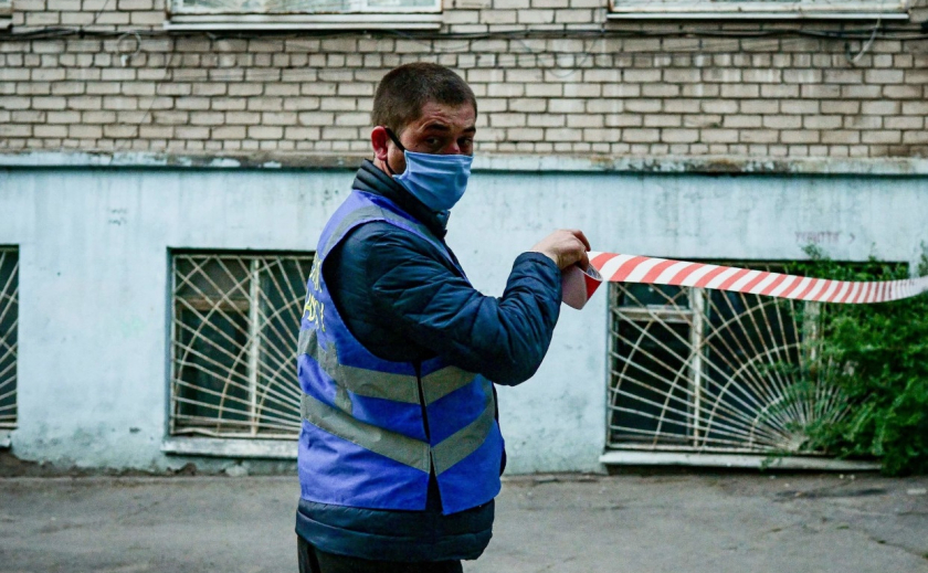 В Запорожье «заболело» очередное общежитие, его охраняет полиция