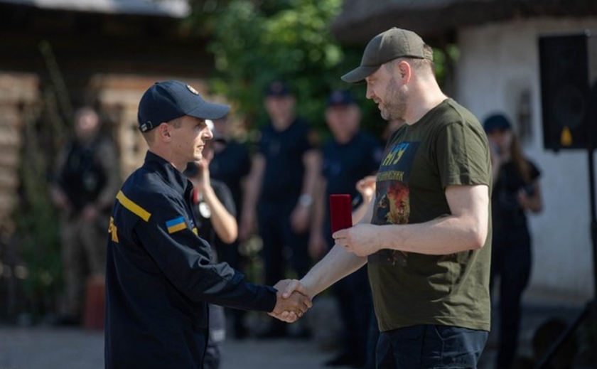 Міністр внутрішніх справ нагородив рятувальників Запорізької області