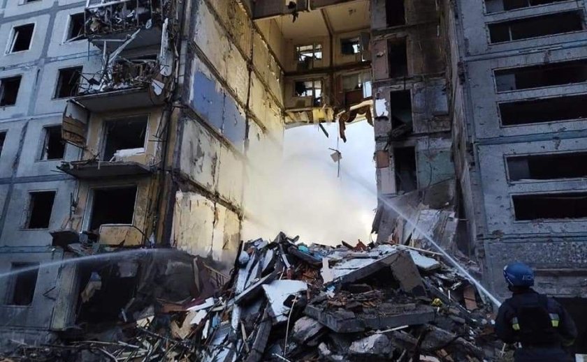 Масований ракетний удар по Запоріжжю: є загиблі та поранені, під обстріл потрапив житловий сектор
