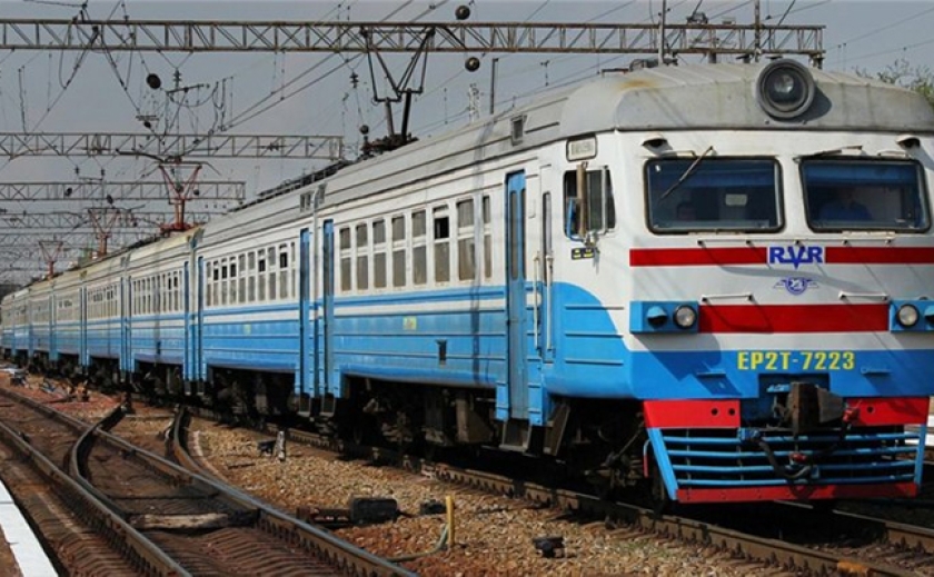 Для зручності пасажирів: Придніпровська залізниця призначила додаткові зупинки двом електричкам