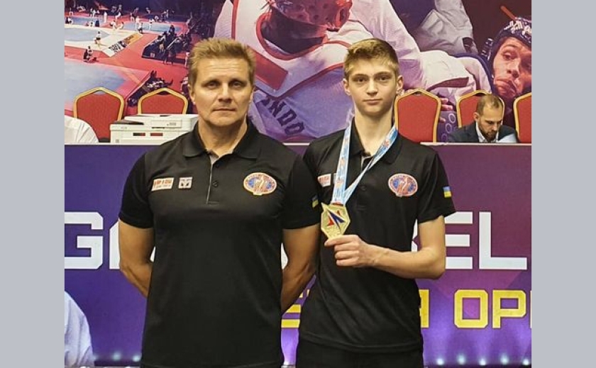Тхеквондист Максим Маненков з Запоріжжя виграв турнір серед юніорів в Сербії