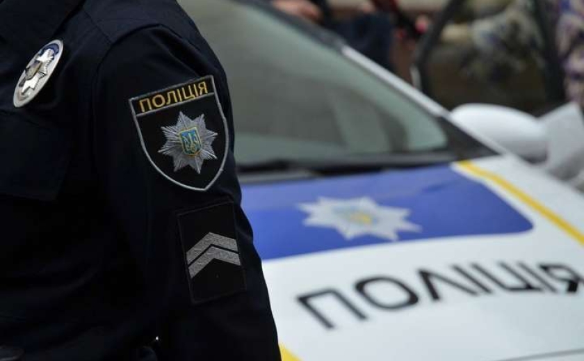 У Запоріжжі поліцейські розкрили два пограбування на зупинках громадського транспорту