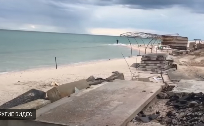 На запорожском курорте в Кирилловке шторм уничтожил пляжи