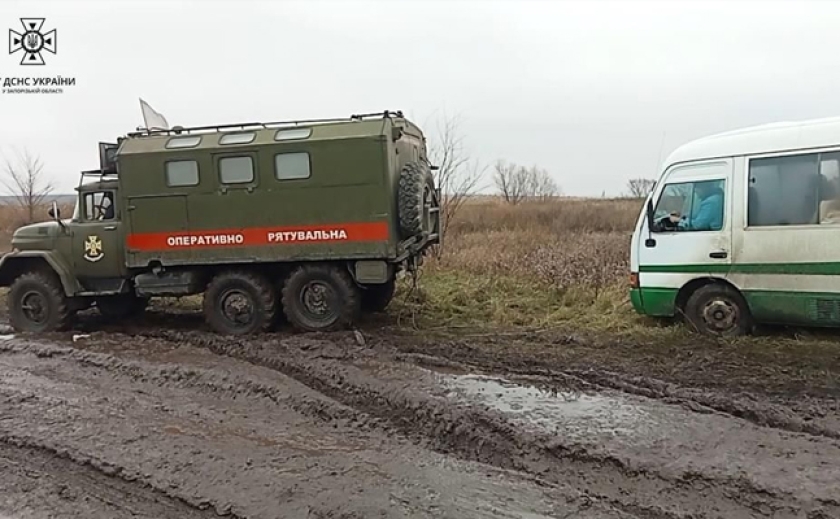 Військові РФ обстріляли колону цивільних авто, які виїзжали до Запоріжжя