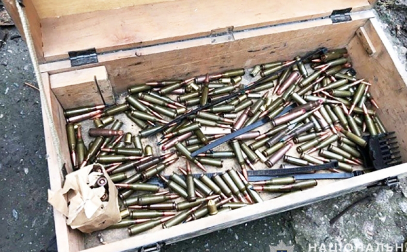 Зібрав на лінії фронту після відступу окупантів: Поліція вилучила у жителя Гуляйполя арсенал зброї