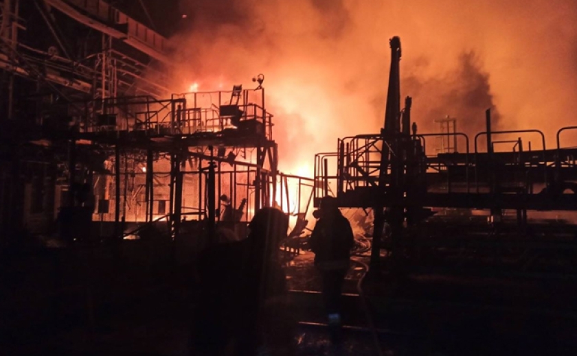 Пожежа через обстріл: Російські військові знов обстріляли Запоріжжя та його околиці