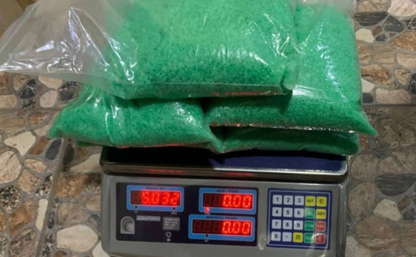Вилучили наркосолі на 2,5 млн. грн.: В Запоріжжі поліцейські перекрили міжрегіональний канал надходження наркотика «Альфа-PVP»