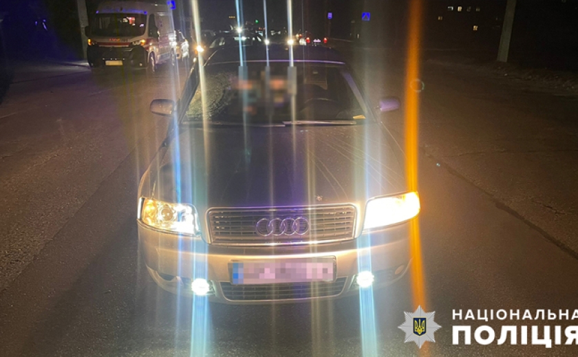 Переходила по пішоходному переходу: В Запоріжжі 24-річна водійка «Audi» збила 20-річну дівчину