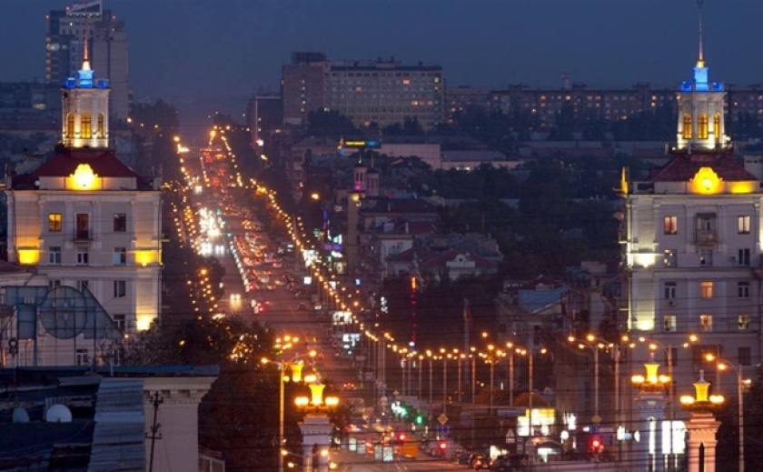 До початку комендантської години: В Запоріжжі відновили зовнішнє освітлення вулиць До початку комендантської години: В Запоріжжі відновили зовнішнє освітлення вулиць
