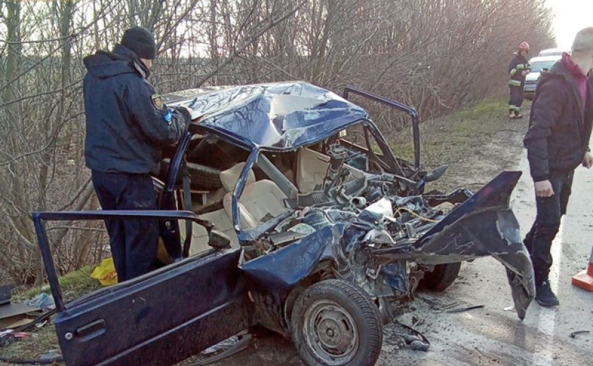 На Запоріжжі рятувальники деблокували водійку «ЗАЗ», яка загинула в ДТП