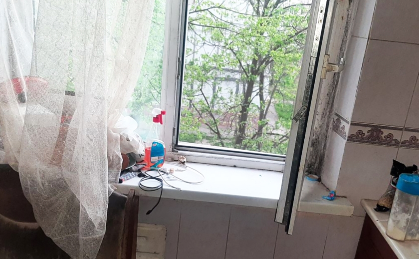 У Запоріжжі 7-річний хлопчик випав з вікна: він у важкому стані