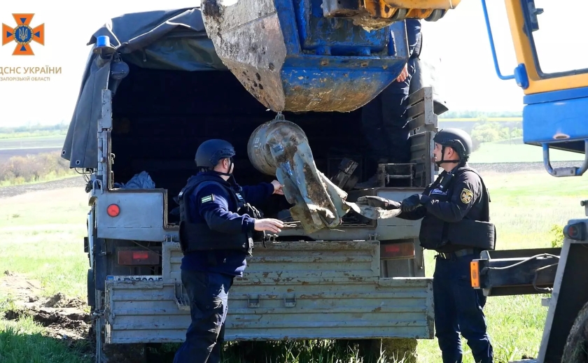 У Запорізькій області піротехніки знищили авіабомбу