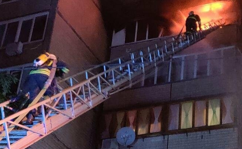 Рятувальники Запоріжжя приборкали пожежу в багатоповерхівці