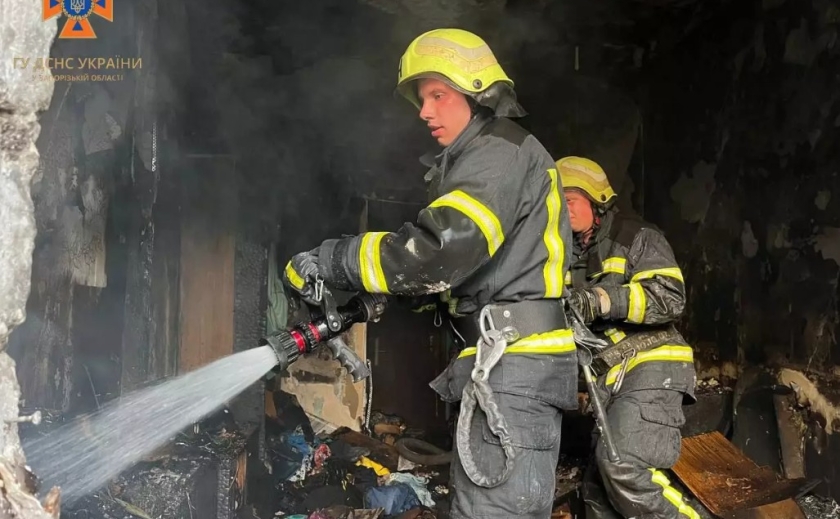 У Запоріжжі надзвичайники врятували жінку під час пожежі