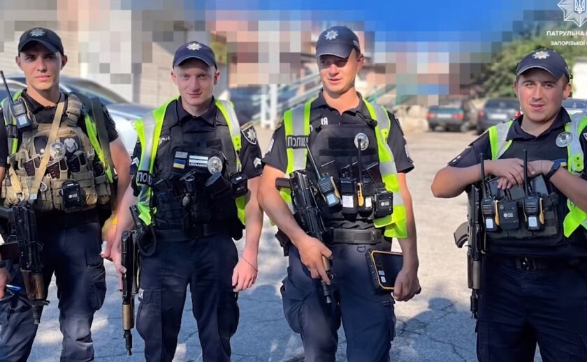У Запоріжжі патрульні разом із небайдужими громадянами врятували жінку, що більше не хотіла жити