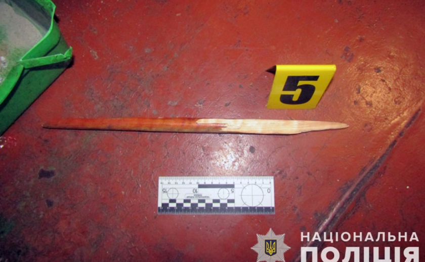 У Запоріжжі поліція затримала 20-річного чоловіка, який вбив сусіда деревʼяною палицею
