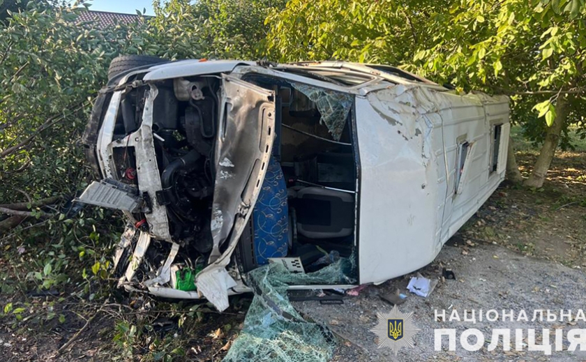 Постраждало 8 пасажирів: поліція Запоріжжя з’ясовує обставини ДТП за участі маршрутного таксі