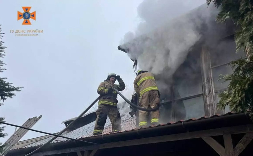 Коротке замикання електромережі: рятувальники Запоріжжя ліквідували пожежу в житловому будинку