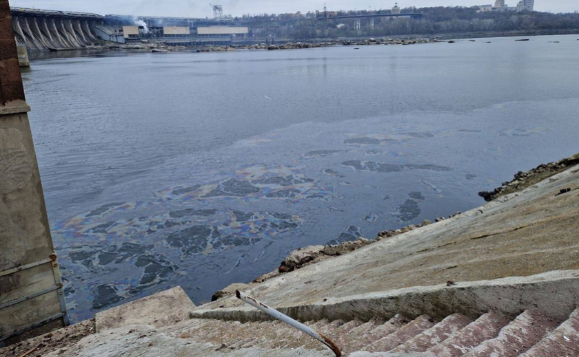 Внаслідок удару по ДніпроГЕС стався витік нафтопродуктів у річку Дніпро, — Держекоінспекція
