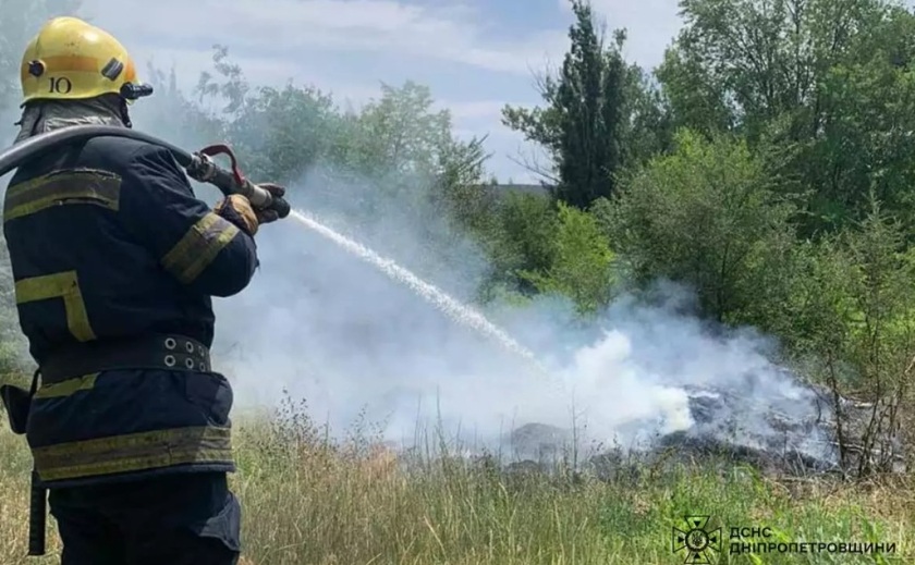 Впродовж доби вогнеборці ліквідували 3 пожежі на відкритих територіях у Запоріжжі та Запорізькому районі Впродовж доби вогнеборці ліквідували 3 пожежі на відкритих територіях у Запоріжжі та Запорізькому районі