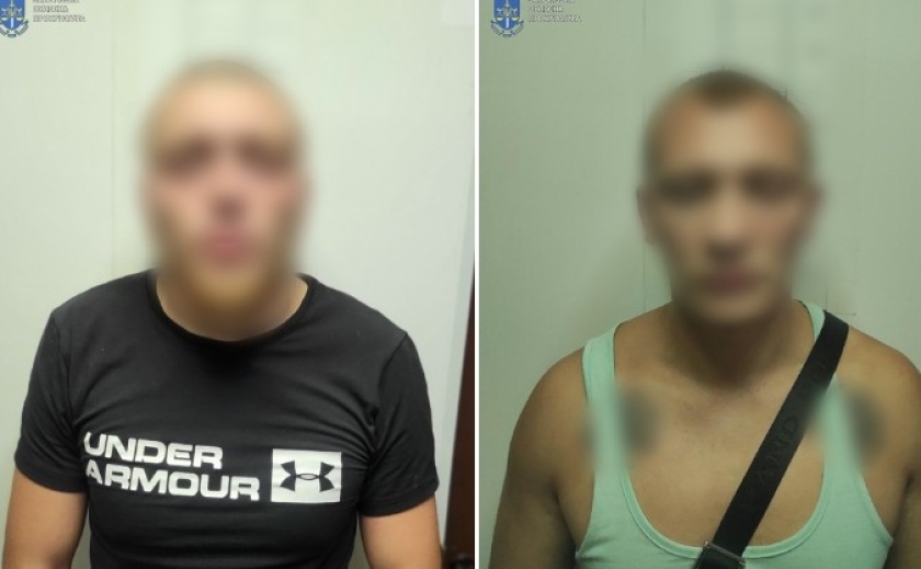 Двом мешканцям Запоріжжя висунуто підозру у розбійному нападі на військовослужбовця